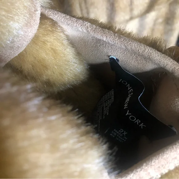 Jones New York Reversible Faux Fur Coat in Camel, size 2X. - Picture 10 of 14